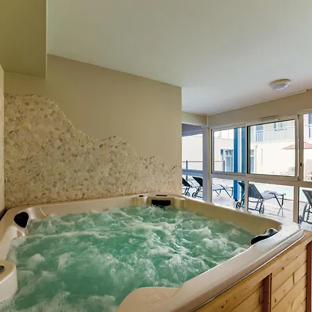 In By The * Biscarrosse