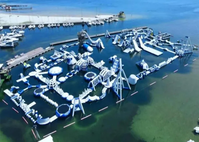 Apartament In By The