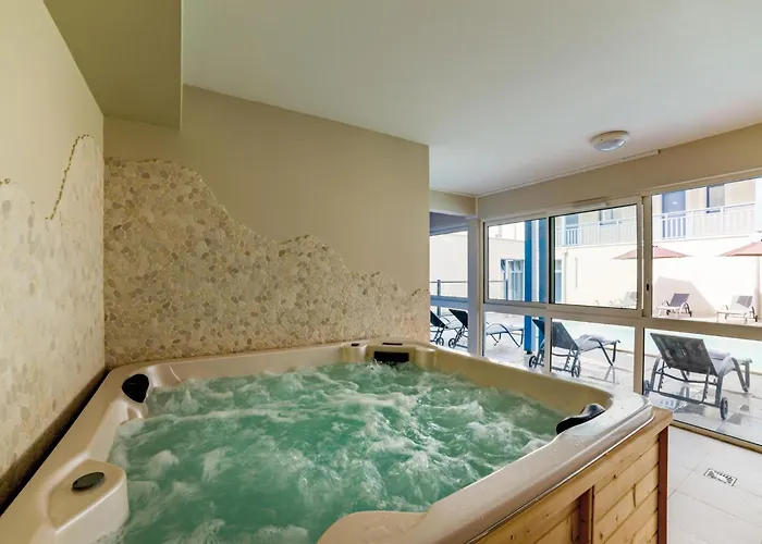 In By The * Biscarrosse